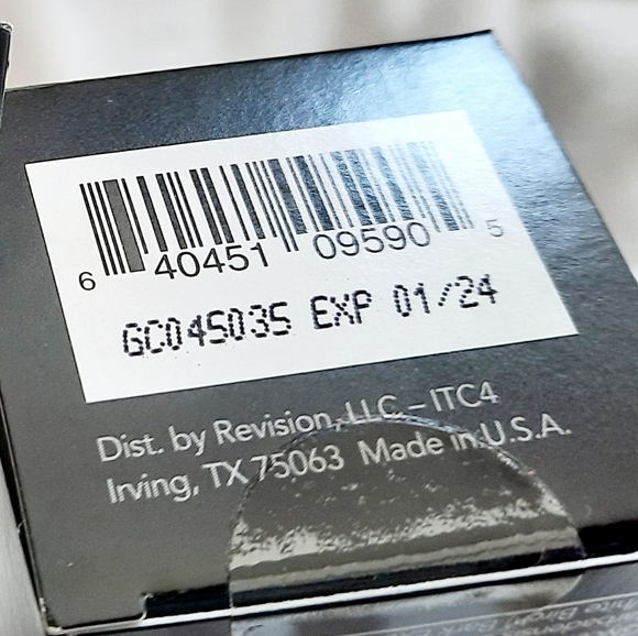 TWO Revision Skincare® Intellishade TruPhysical SPF 45 new sealed - Picture 3 of 4